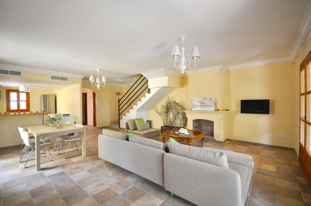 קאלה פי Houm Villa Cala Pi חדר תמונה