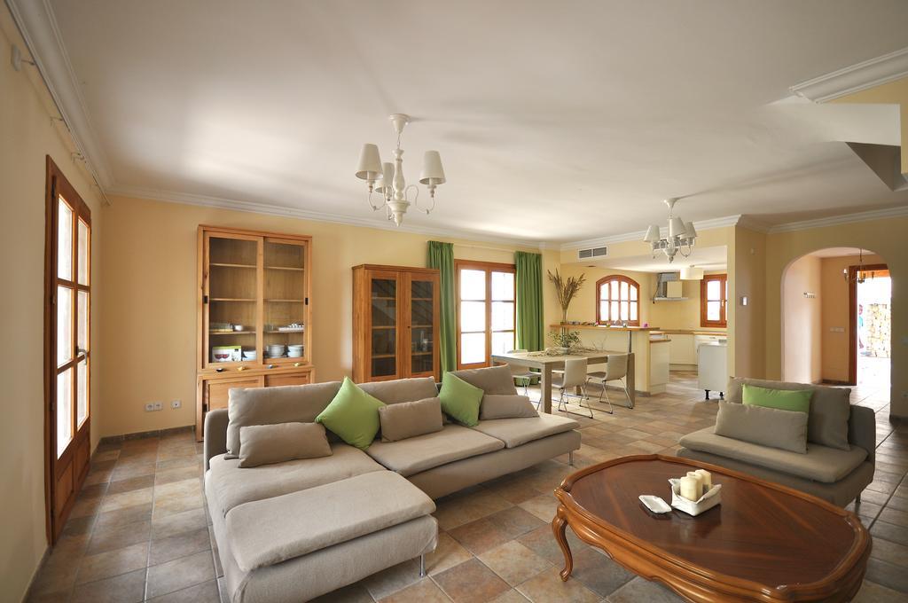 קאלה פי Houm Villa Cala Pi חדר תמונה
